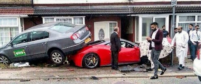 Аварию с Ferrari на свадьбу заказывали?