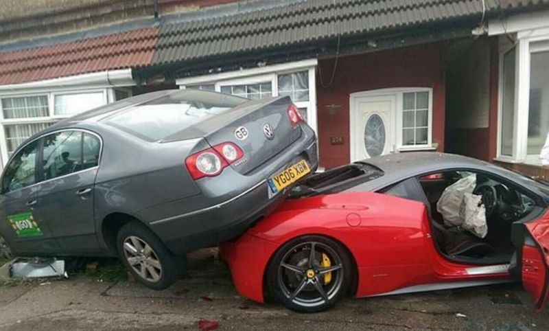 Аварию с Ferrari на свадьбу заказывали?