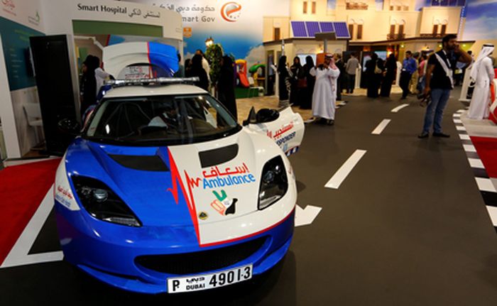 Lotus Evora - новый автомобиль для скорой помощи в Дубае