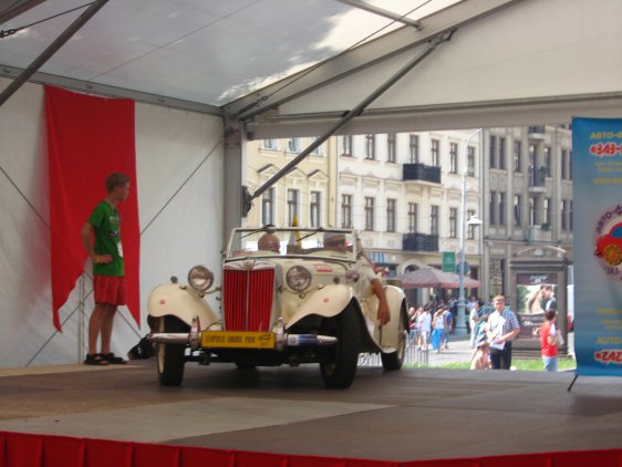 Фотки с Leopolis Grand Prix - самого большого фестиваля ретро-автомобилей Украины