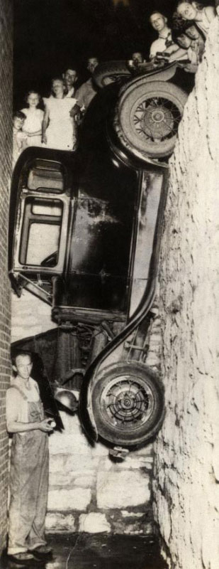 Интересные снимки автомобильных аварий начала двадцатого века