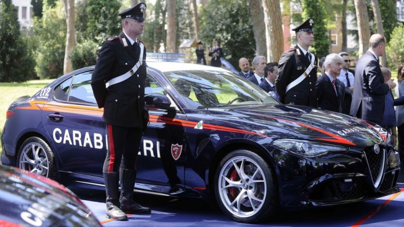 Alfa Romeo Giulia Carabinieri: одна в Риме, другая - в Милане