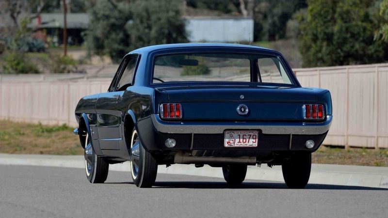 Первое купе Ford Mustang выставлено на аукцион