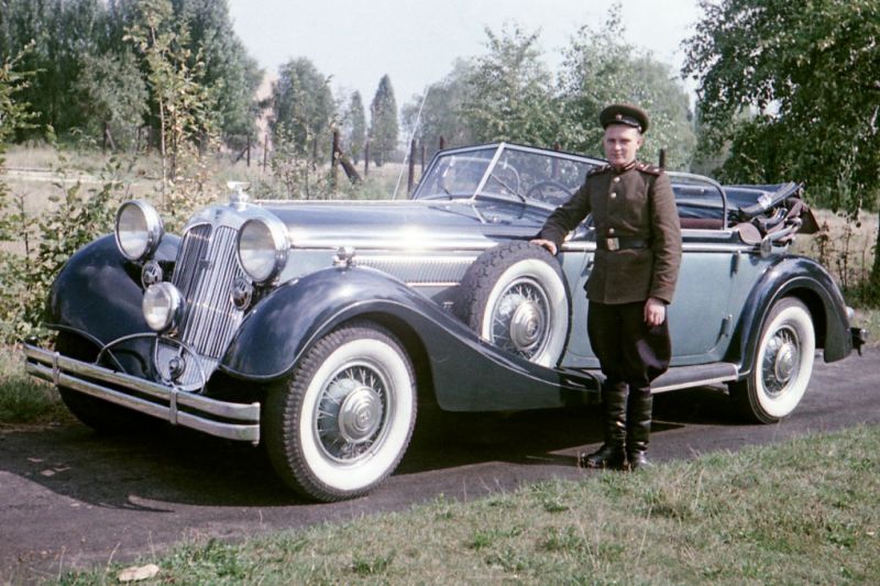 Horch 853A Sport Cabriolet и комендант Берлина в 1953 году генерал-майор Диброва Петр Акимович