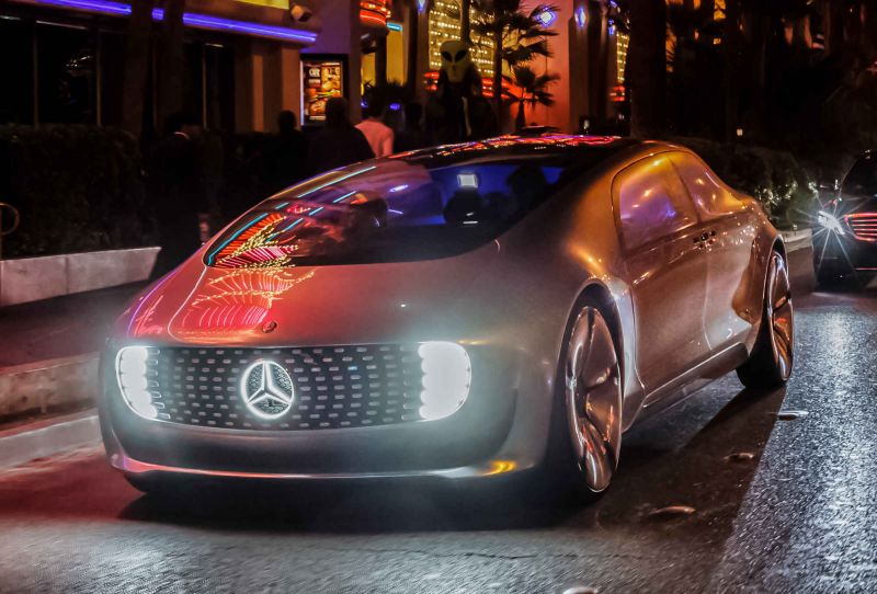 Странный концепт от Mercedes: F 015 Luxury in Motion