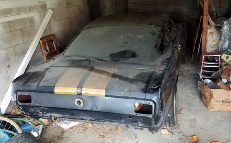 Ford Shelby 1966 года найден в гараже после 30 лет простоя